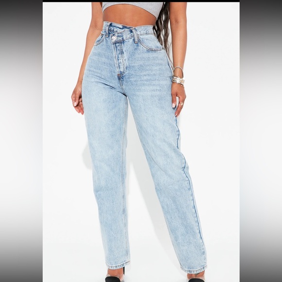 Fashion Nova Crossover Straight Leg Jeans - Light Blue Wash Size 1 - Picture 3 of 9